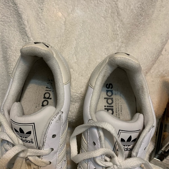 Men's Adidas Superstars 7.5 all white - Picture 3 of 7